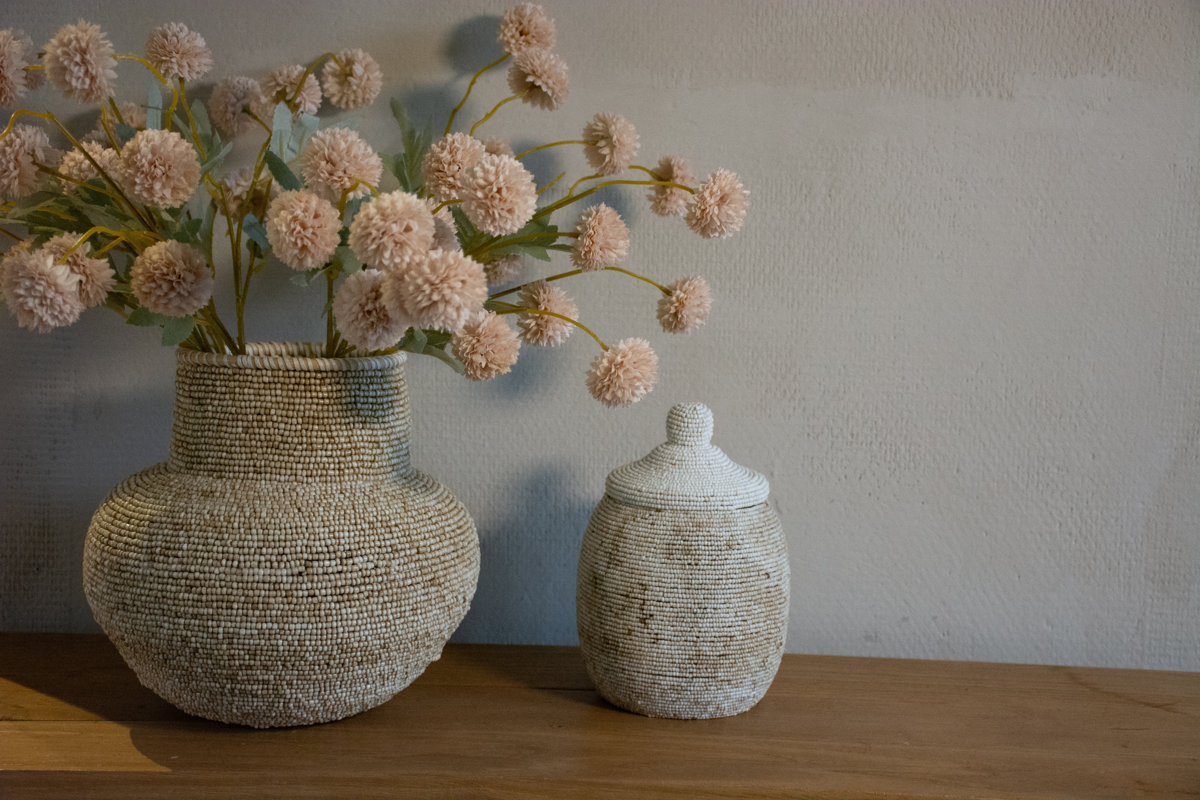 Handgemaakte Decoratieve Potten met Kralen – Unieke Opbergpotten voor een Stijlvol Interieur