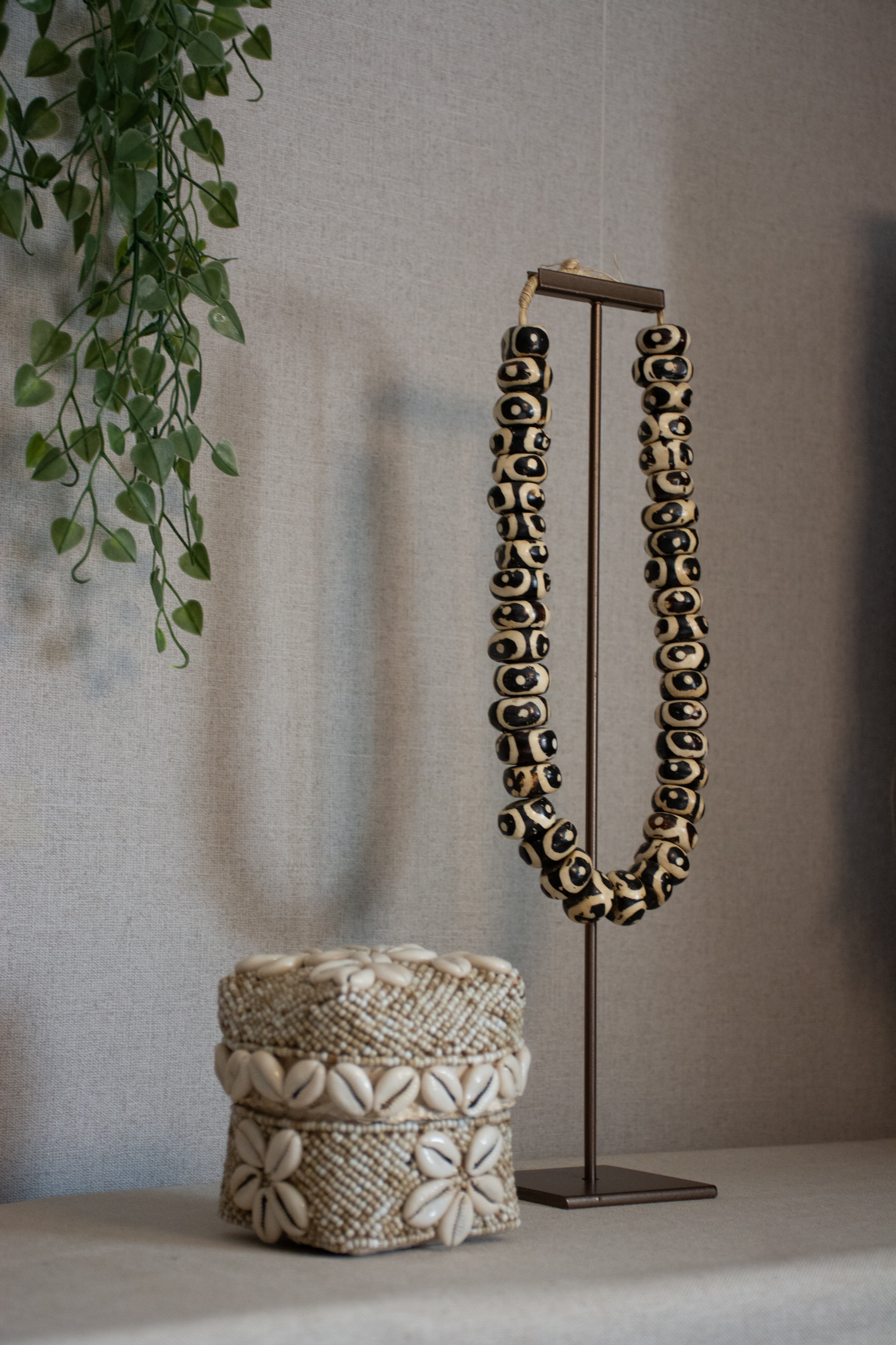 Bone Ketting – Unieke Statement Ketting met Organische Kralen
