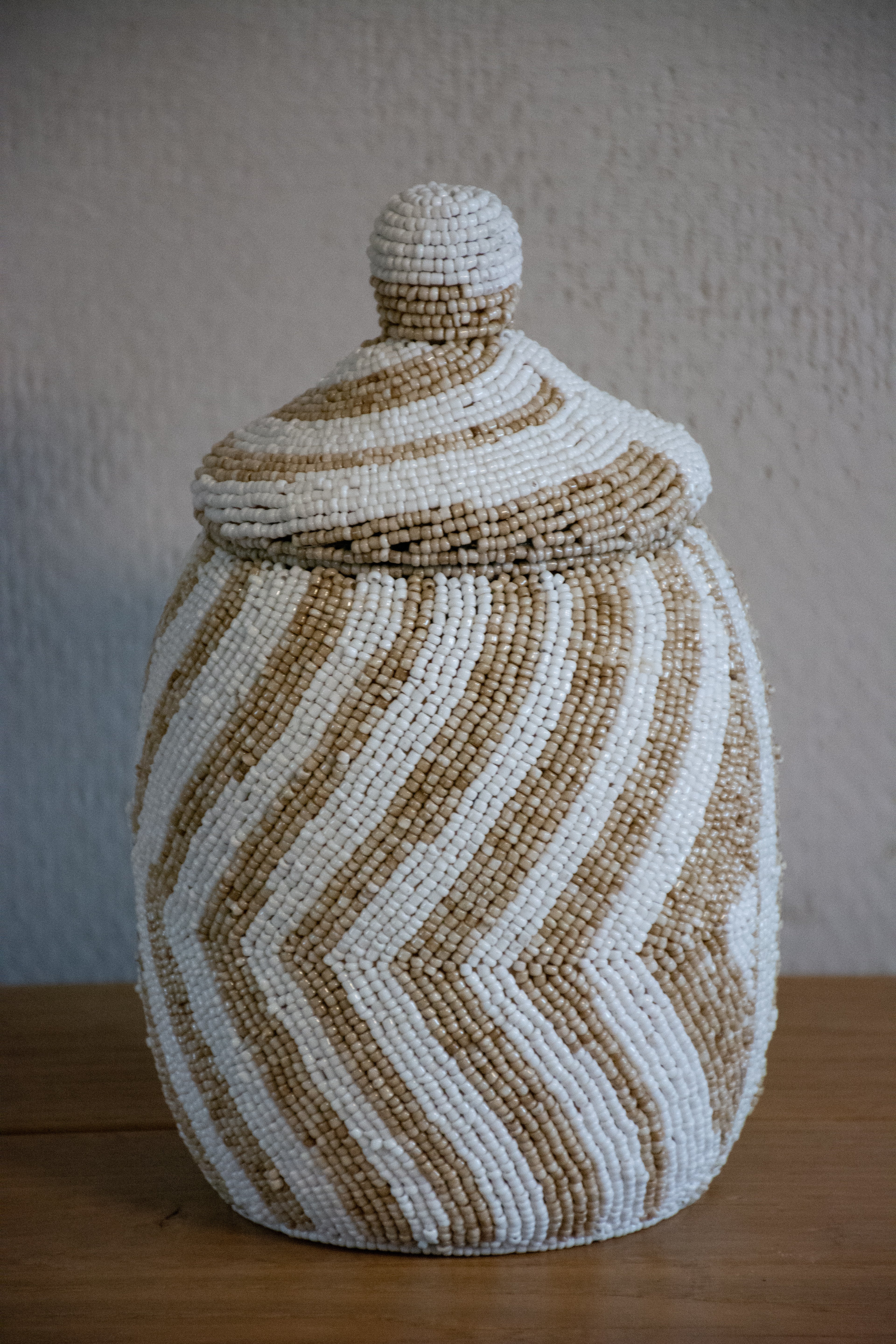 Helga Offermanden Handgemaakte Decoratieve Mandjes met Kralen