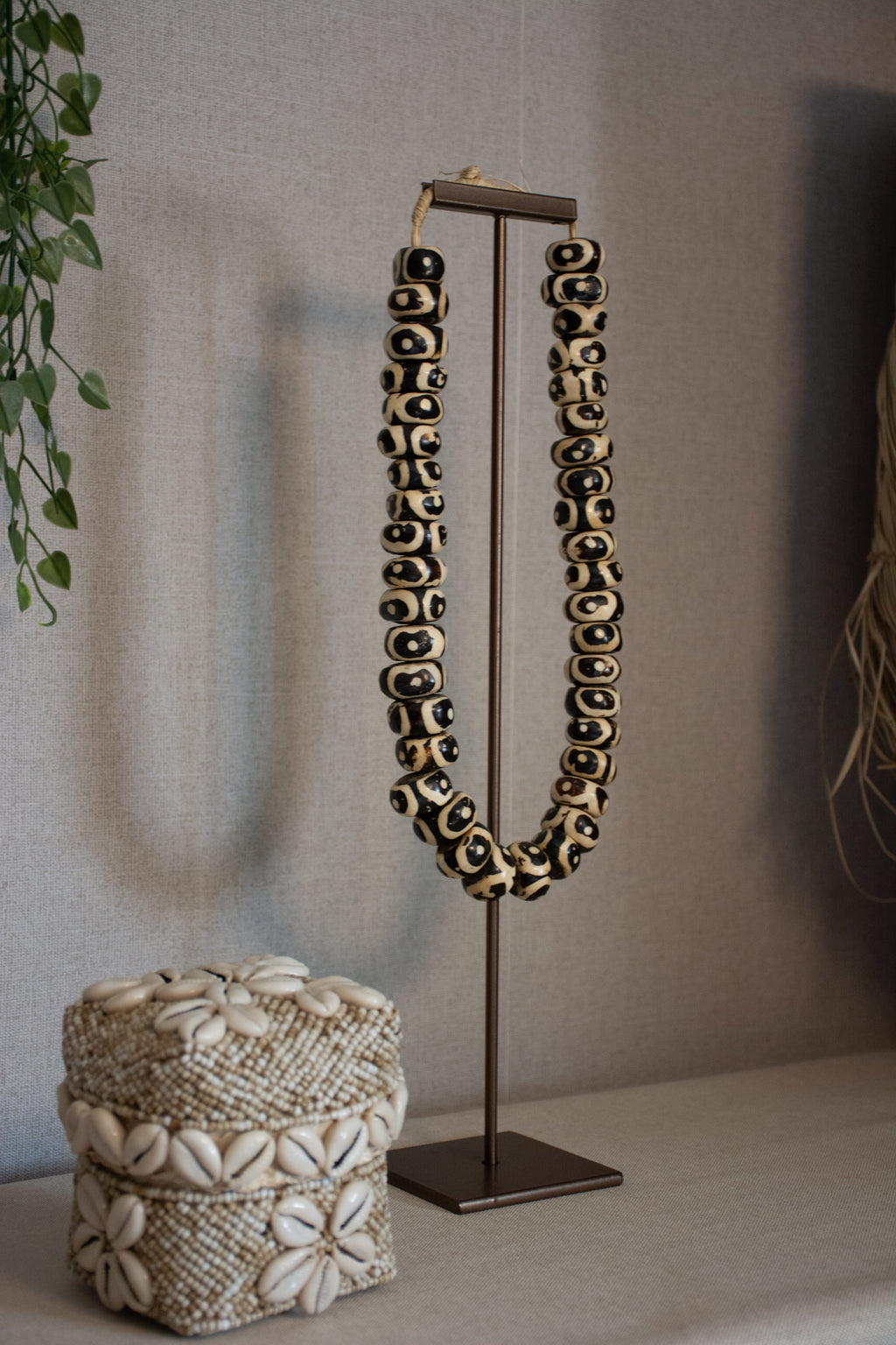 Bone Ketting – Unieke Statement Ketting met Organische Kralen