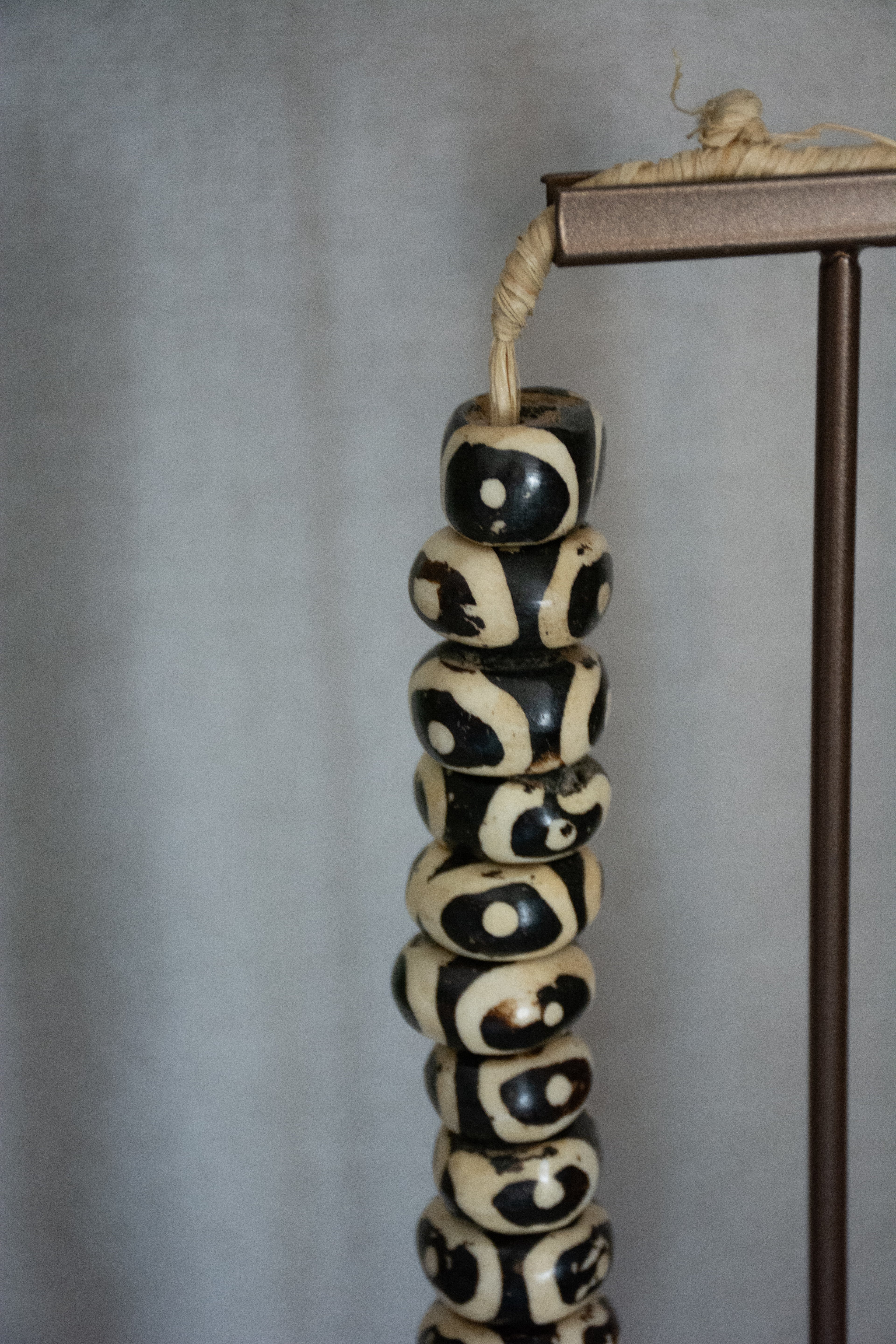 Bone Ketting – Unieke Statement Ketting met Organische Kralen